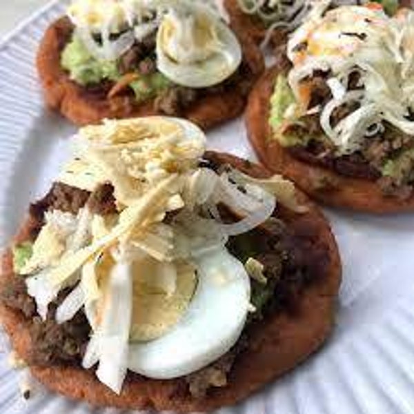 enchilada mexicana de chorizo con jalapeño