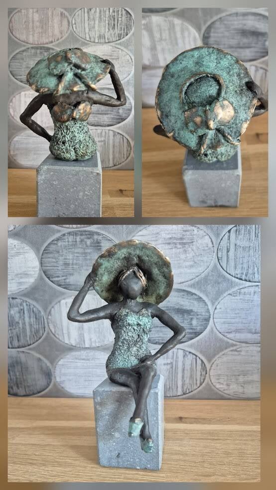 Lady with summerhat