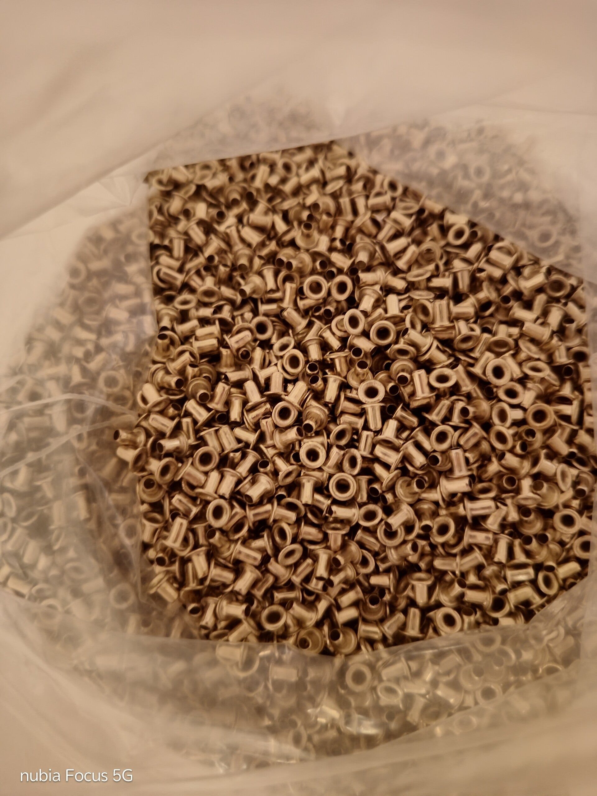 Ösen 1000 Stk für Rähmchen BeeHei Rähmchen