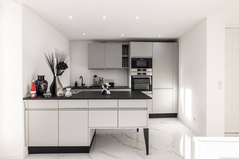 Agencement de cuisine de restaurant, Agencement de devanture de magasin, Agencement de discothèque, Agencement de fast Food, Agencement de laboratoire, Agencement de luxe, Agencement de lycée, Agencement de magasin alimentaire, Agencement de magasin de ch