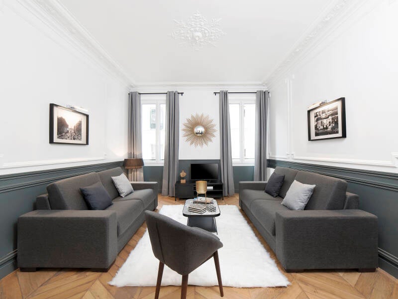 salon-Mezzanine, mise en accessibilité des ERP, modification de charpente, mur végétal intérieur, patine, peintre décorateur, pilotage de chantier, pilotage OPC, plan de charpente, pose de charpente, pose de charpente fermette, pose de charpente métalliqu