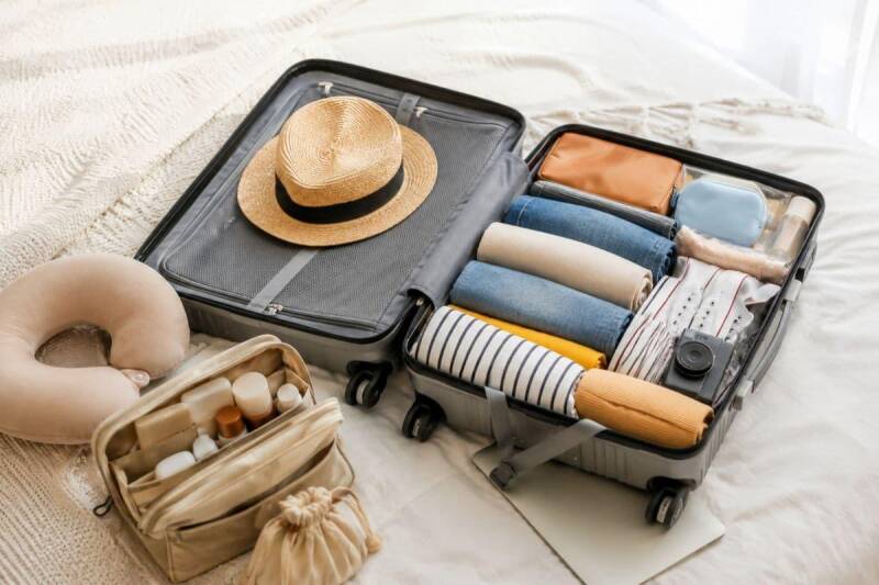 Préparer sa valise devient simple avec les astuces d’un Home Organiser : gagner de la place, voyager léger et profiter de vacances sans stress.