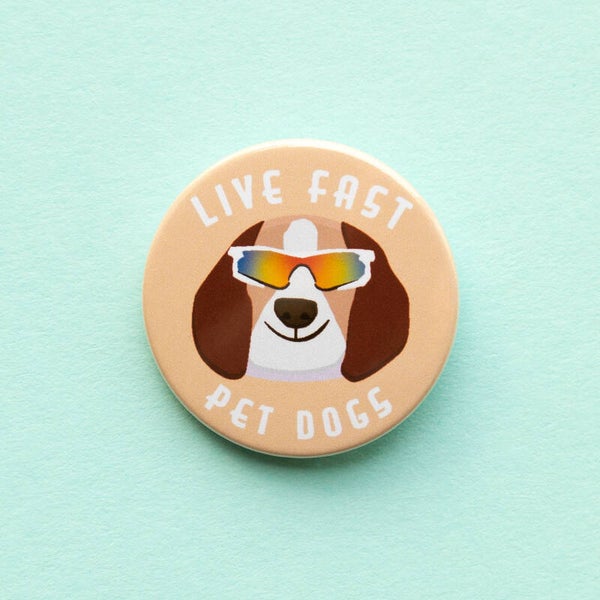 Magneet: Live Fast Pet Dogs