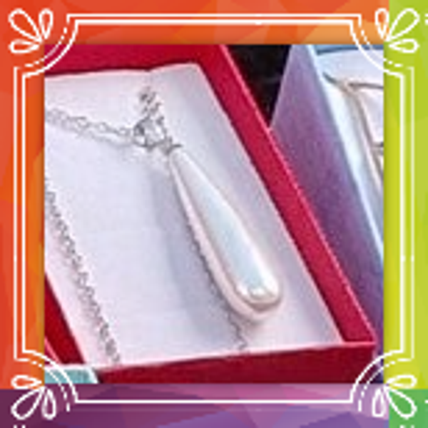 Tear Drop Pearl Necklace