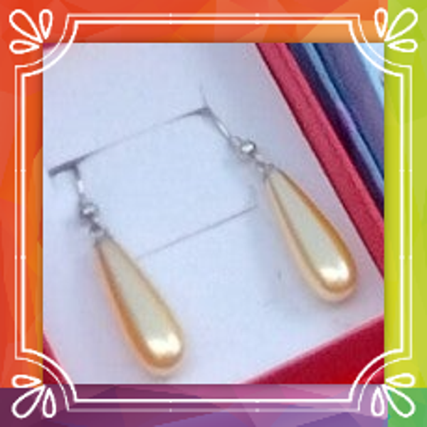 Tear Drop Pearl Dangle Earrings