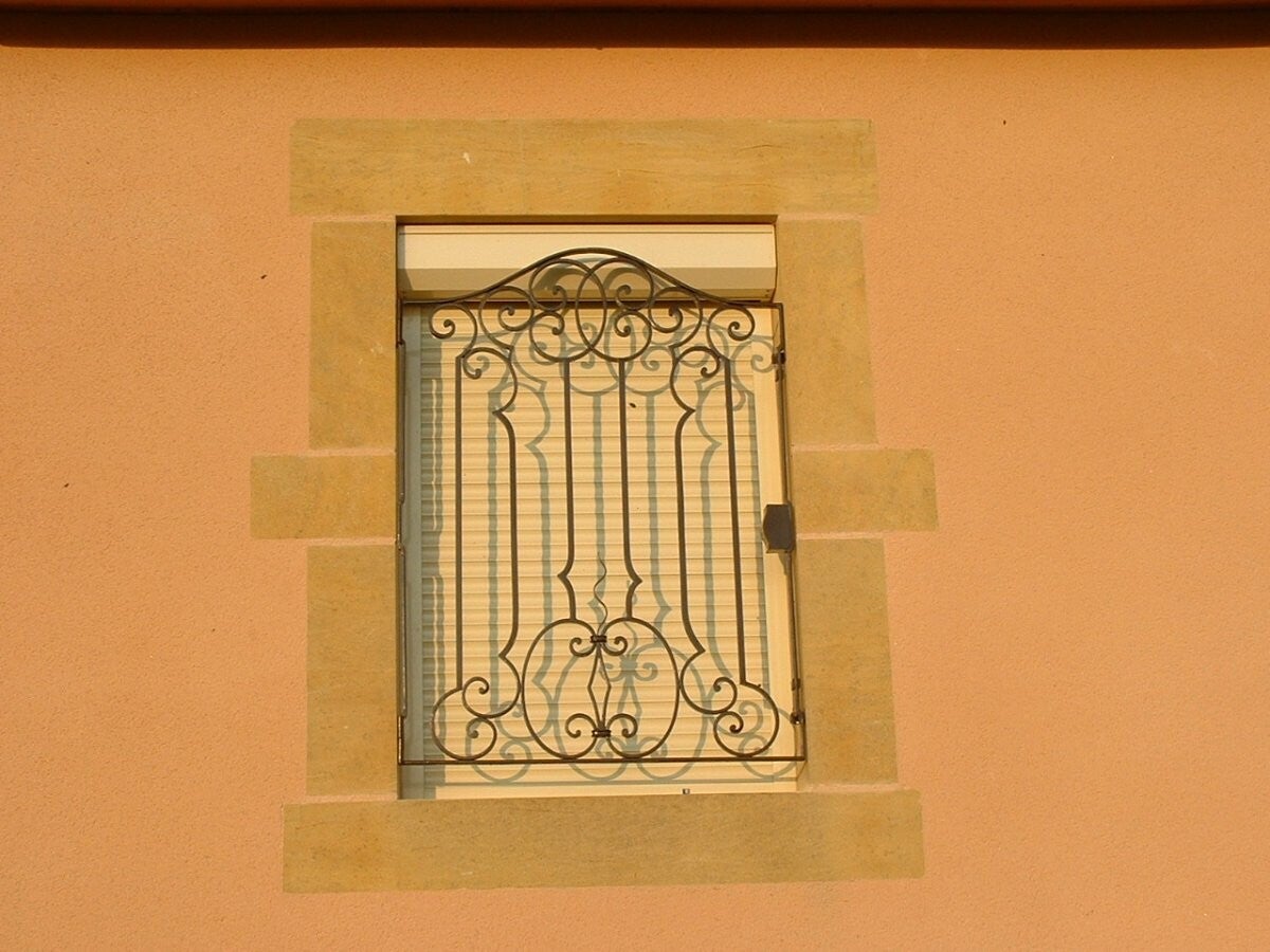 Grille de fenêtre en fer forgé / Ferronneries Extérieures | Ferronnerie