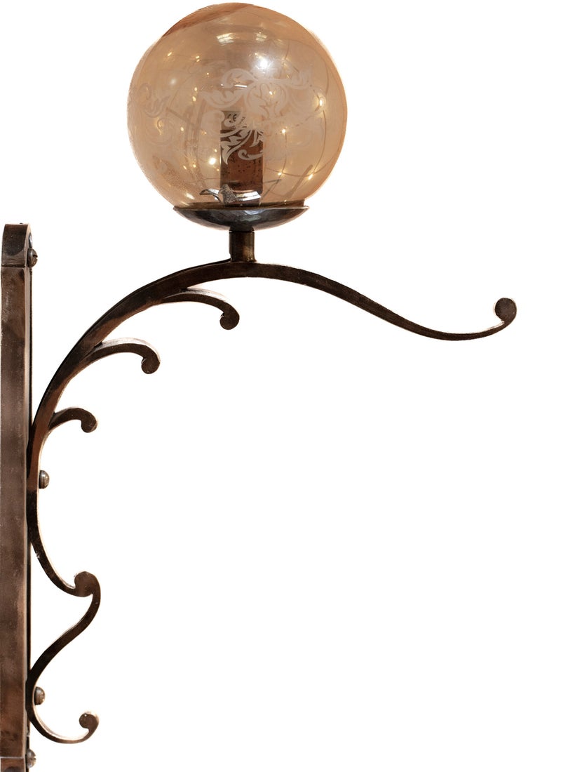applique-murale-fer-forgé-avec-globe-en-verre