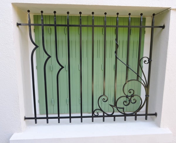 Grille de fenêtre fer forgé | Ferronnerie Rocle Emmanuel