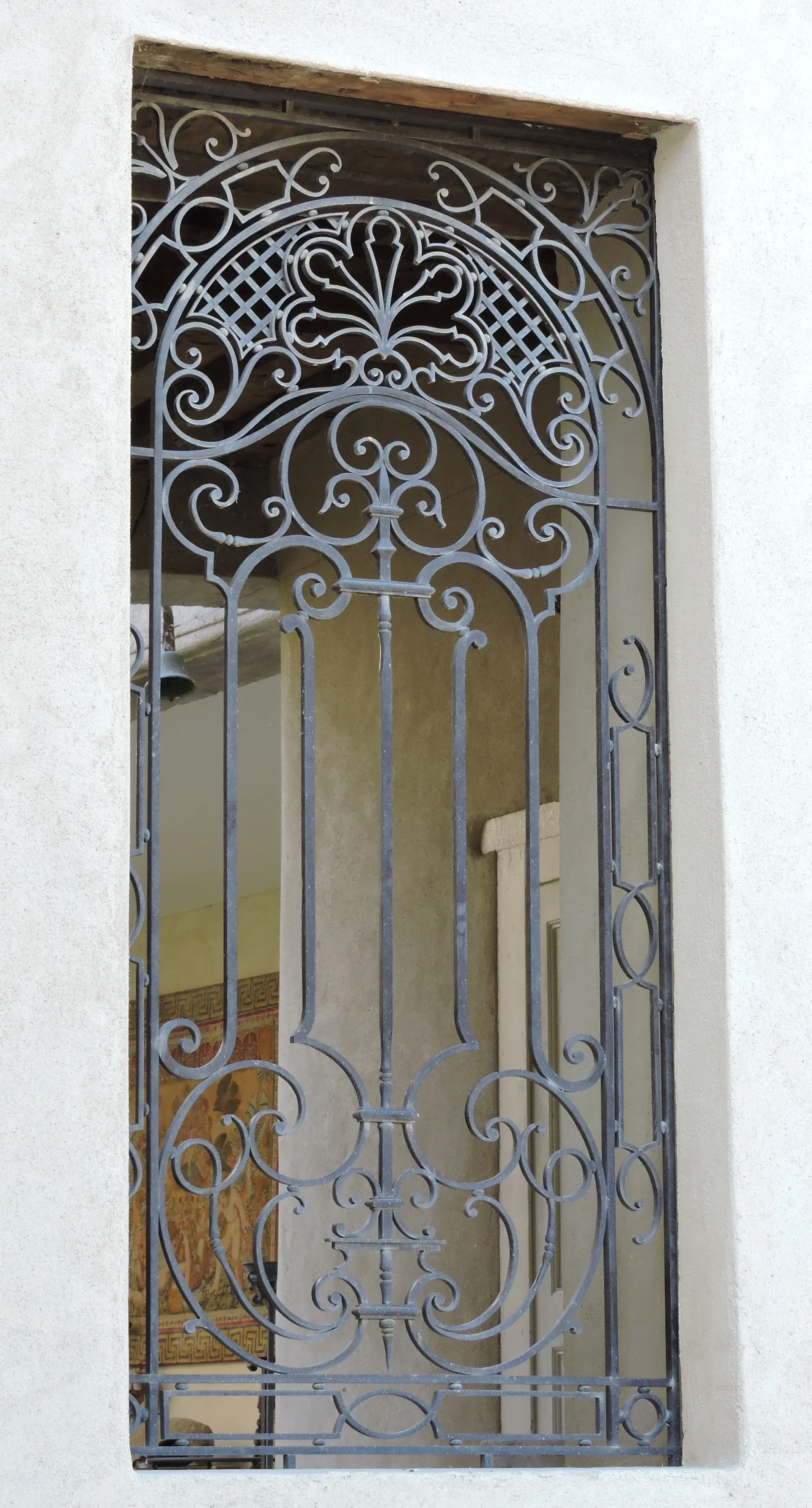Grille de protection haut de gamme en fer forge pour maison de caractère