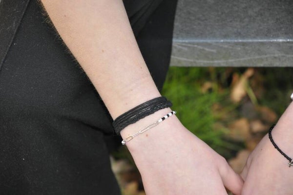 2 armbandje
