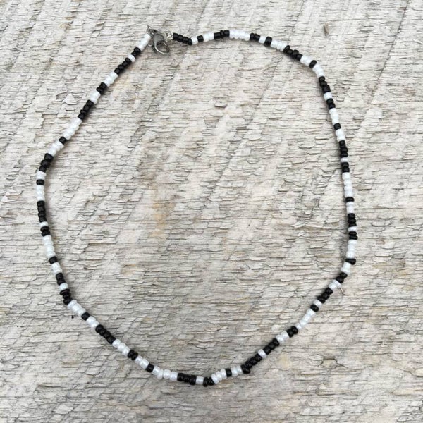 Korte ketting zwart wit