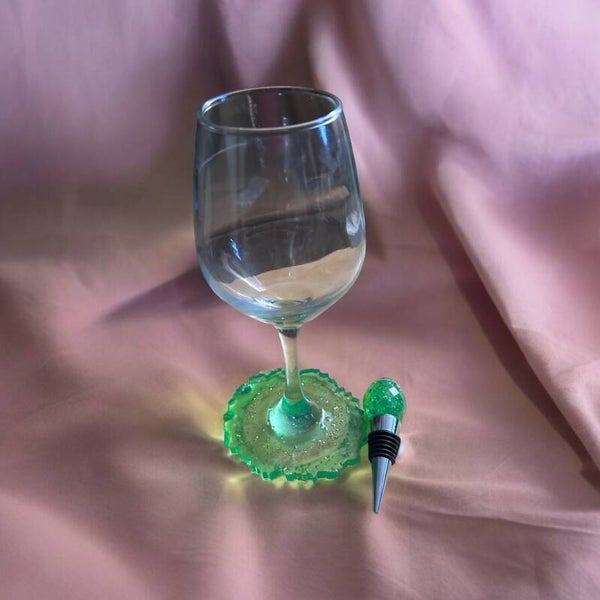 Custom Wine Glasses With Made in Coaster