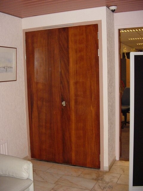 begrafeniscentrum houtimitatie