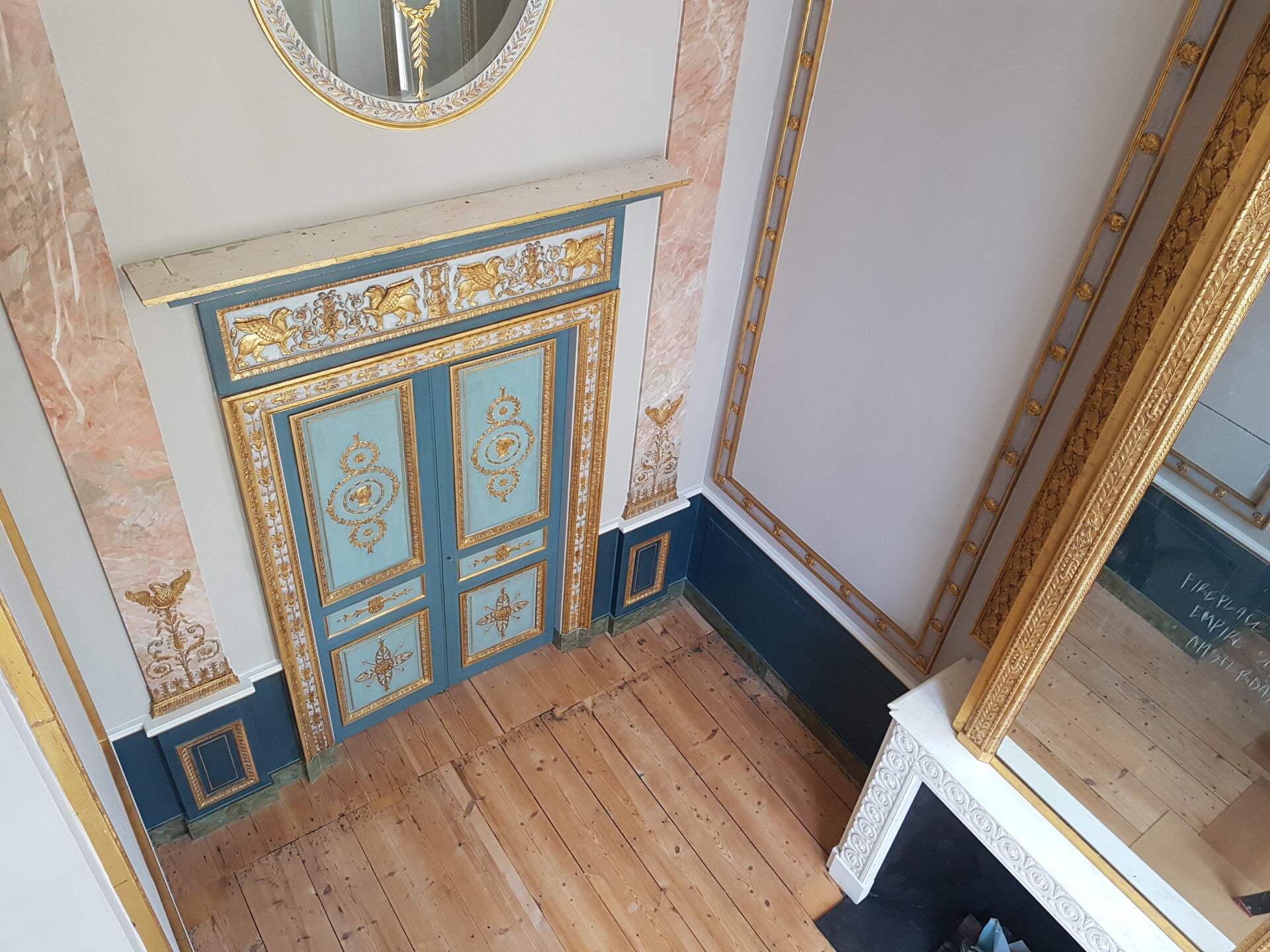 een nieuwe empire stijlkamer
