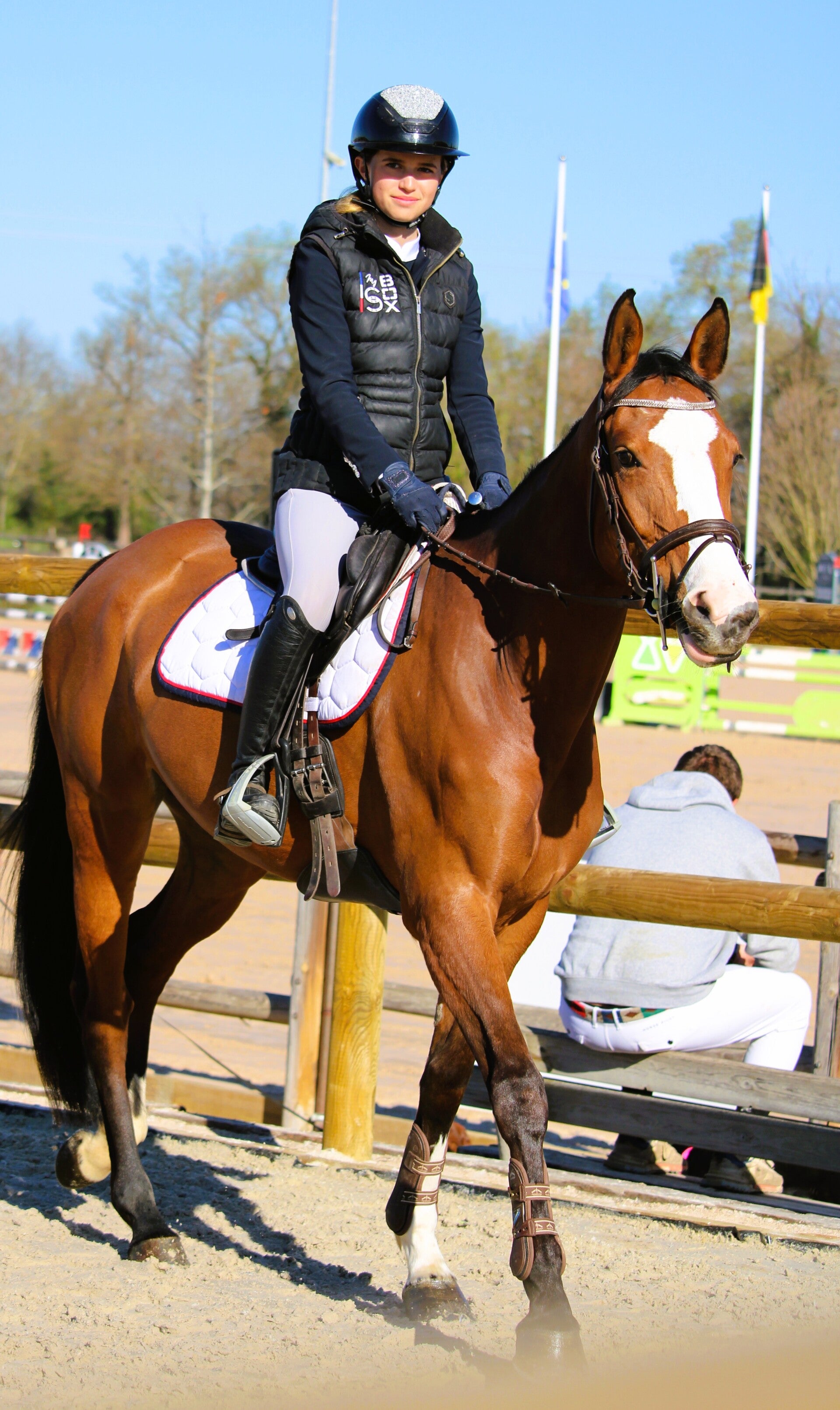 Merouchka est une jument Selle Française de 4 ans par Inshallah de Muze et Verouchka par Lamm de Fétan, présentant de belles qualités à l’obstacle tant au niveau du respect que des moyens. 