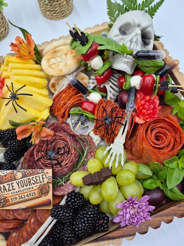 🎃 The Spooky Graze 👻 (21” x 14”) or (18" round)