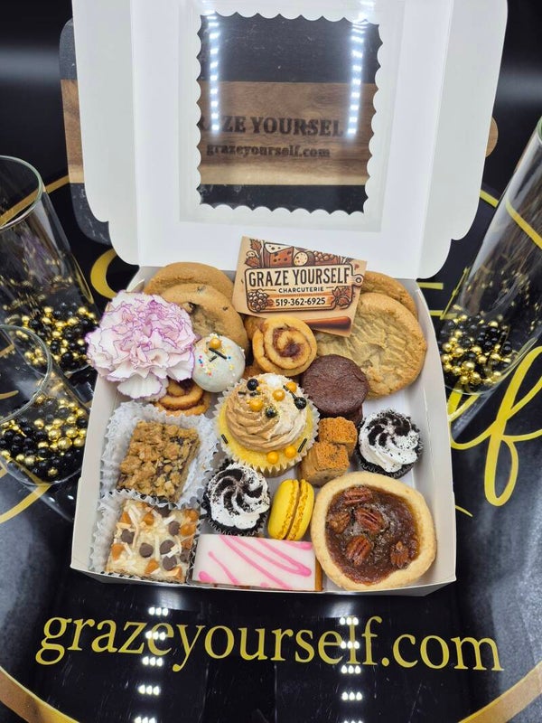 8x8 Sweet Treat Box 🧁