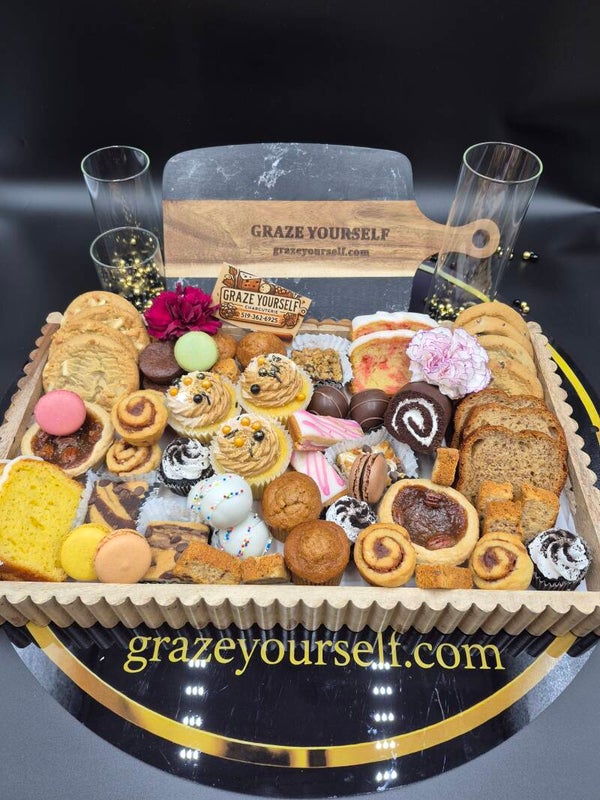 Medium Dessert Tray – Perfect for Sharing 🍰✨