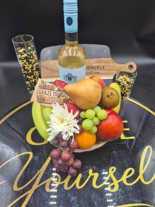 🍇 White Non-Alcoholic Wine & Fresh Fruit Gift Basket 🍐