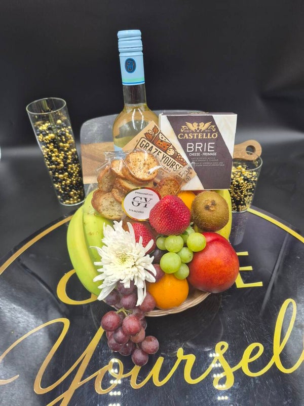 🍇 White Non-Alcoholic Wine, Brie & Fruit Gift Basket 🍾