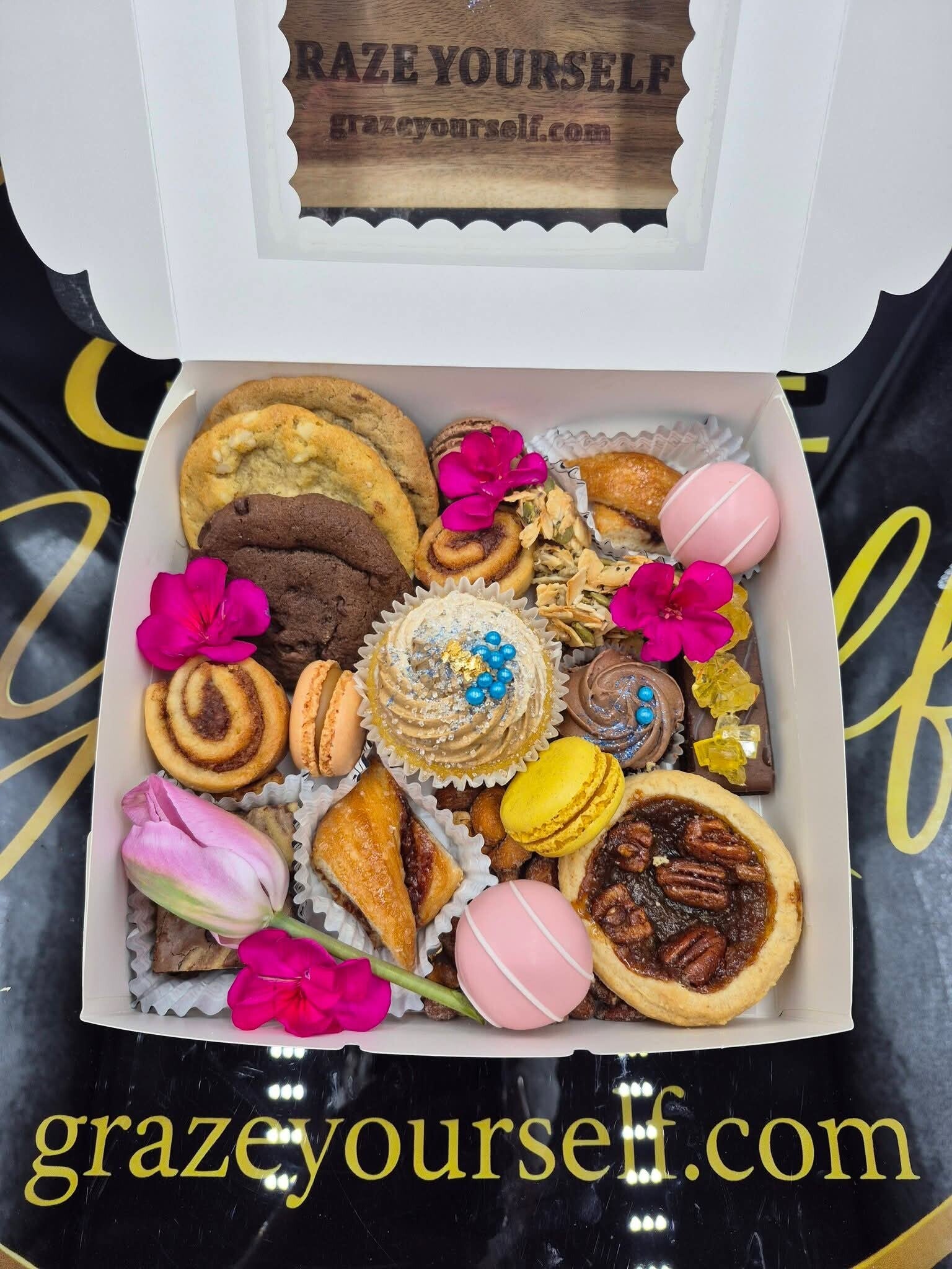 8x8 Sweet Treat Box 🧁
