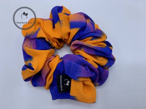 Haarband & zo, Grote scrunchie in blauw/oranje print (art.nr. 129-03)