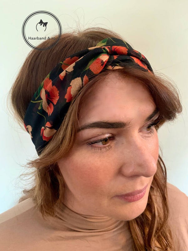 Haarband & zo, Haarband met twist en elastische band in zwarte bloemenprint, chiffon (art.nr. 129-04)