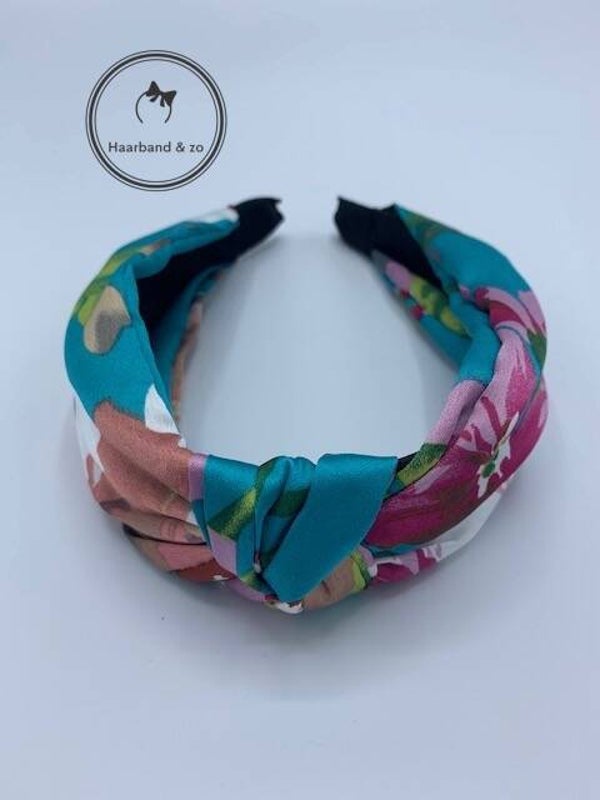 Brede booghaarband van satijn, bloemenprint, aqua (art.nr. 167-02)