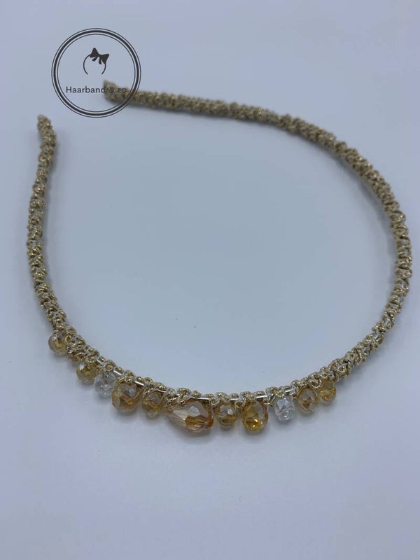 Dunne booghaarband afgezet met goud koord en beige kraaltjes (art.nr. 196-02)