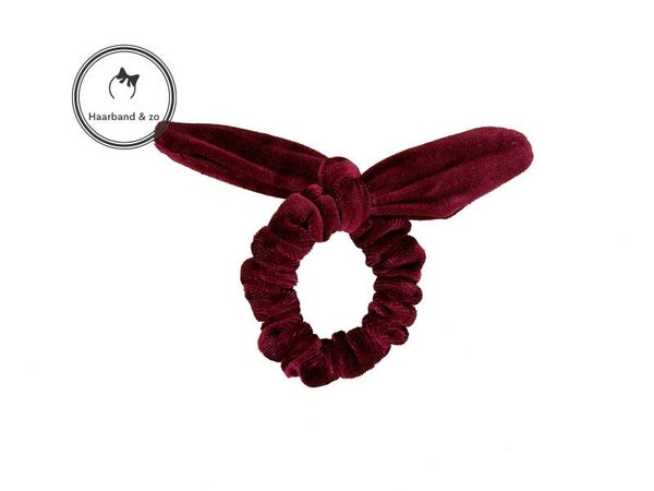 Mooie fluwelen scrunchie met strik, in de kleur wijnrood (art.nr. 44-02)