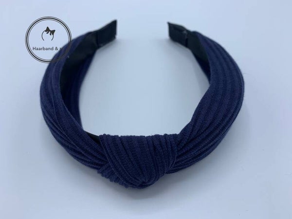 Basic booghaarband in ribbeltricot, met knoop, in de kleur donkerblauw (art.nr. 45-10)