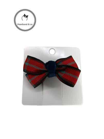 Mini haarspeldje met rood geruit strikje op donkerblauw klemmetje (art.nr. 88-05)