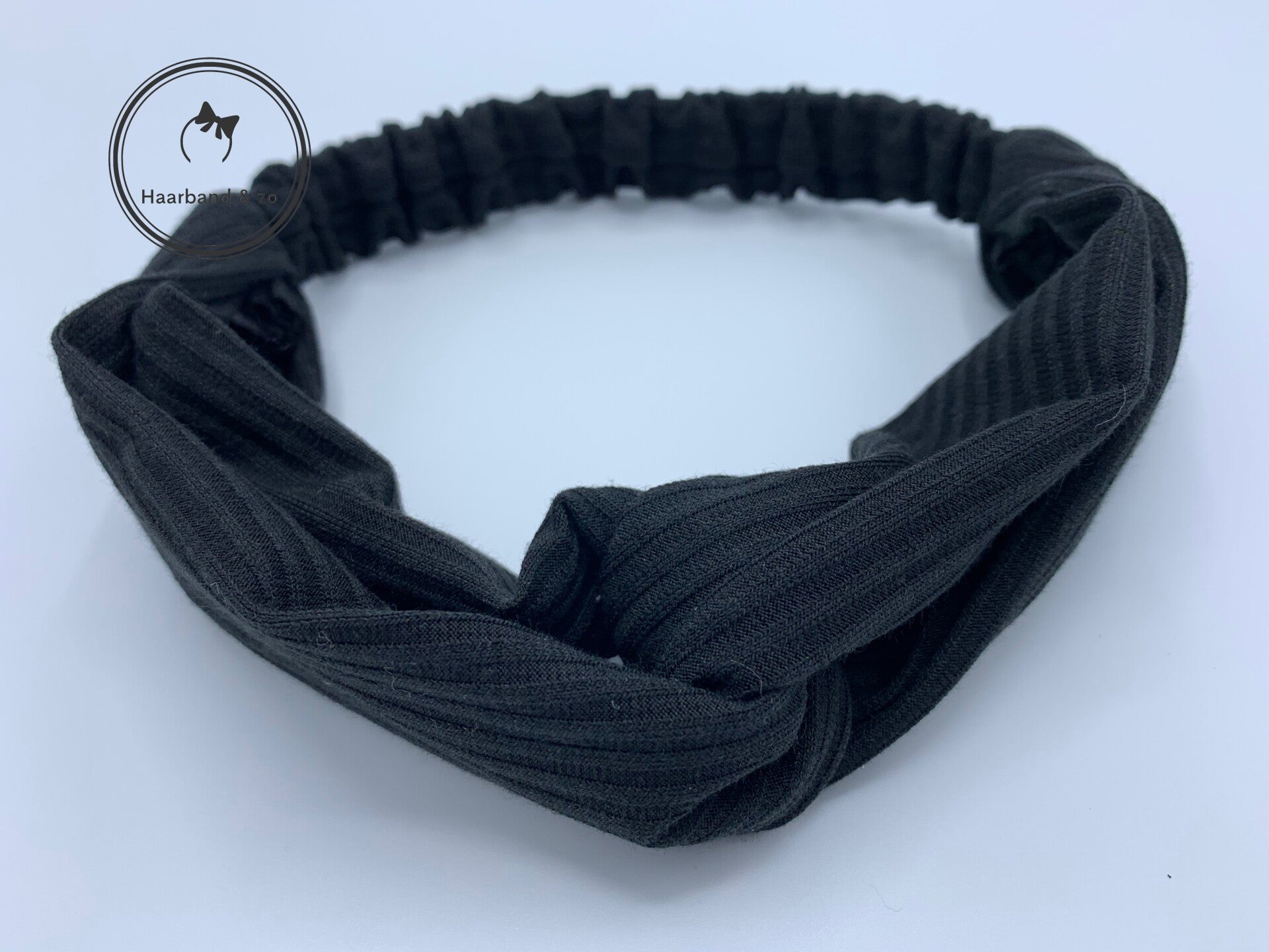 Fijne elastische haarband met twist, zwart (art.nr. 123-06)