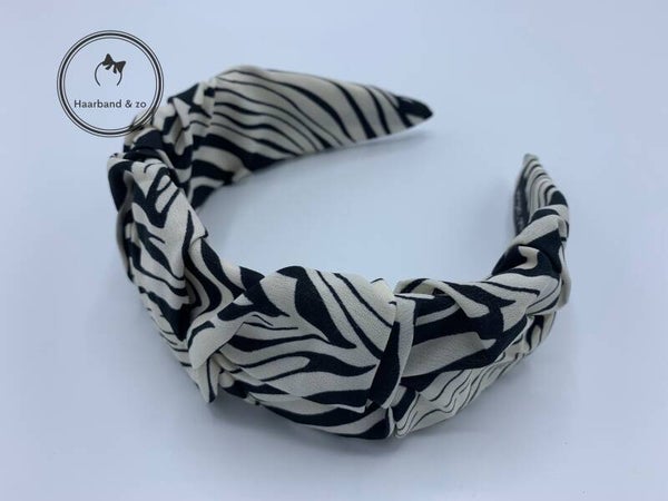 Brede geruffelde haarband zebraprint wit/zwart (art.nr. 73-04)