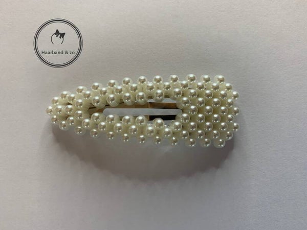 Grote licht gebogen haarclip, druppelvorm, met pareltjes. (art.nr 99-01)