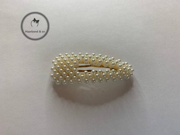 Grote licht gebogen haarclip, druppelvorm, met pareltjes. (art.nr 99-05)