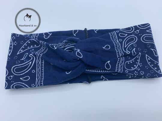 Elastische haarband met twist in bandana-motief, in de kleur donkerblauw (art.nr. 204-01)
