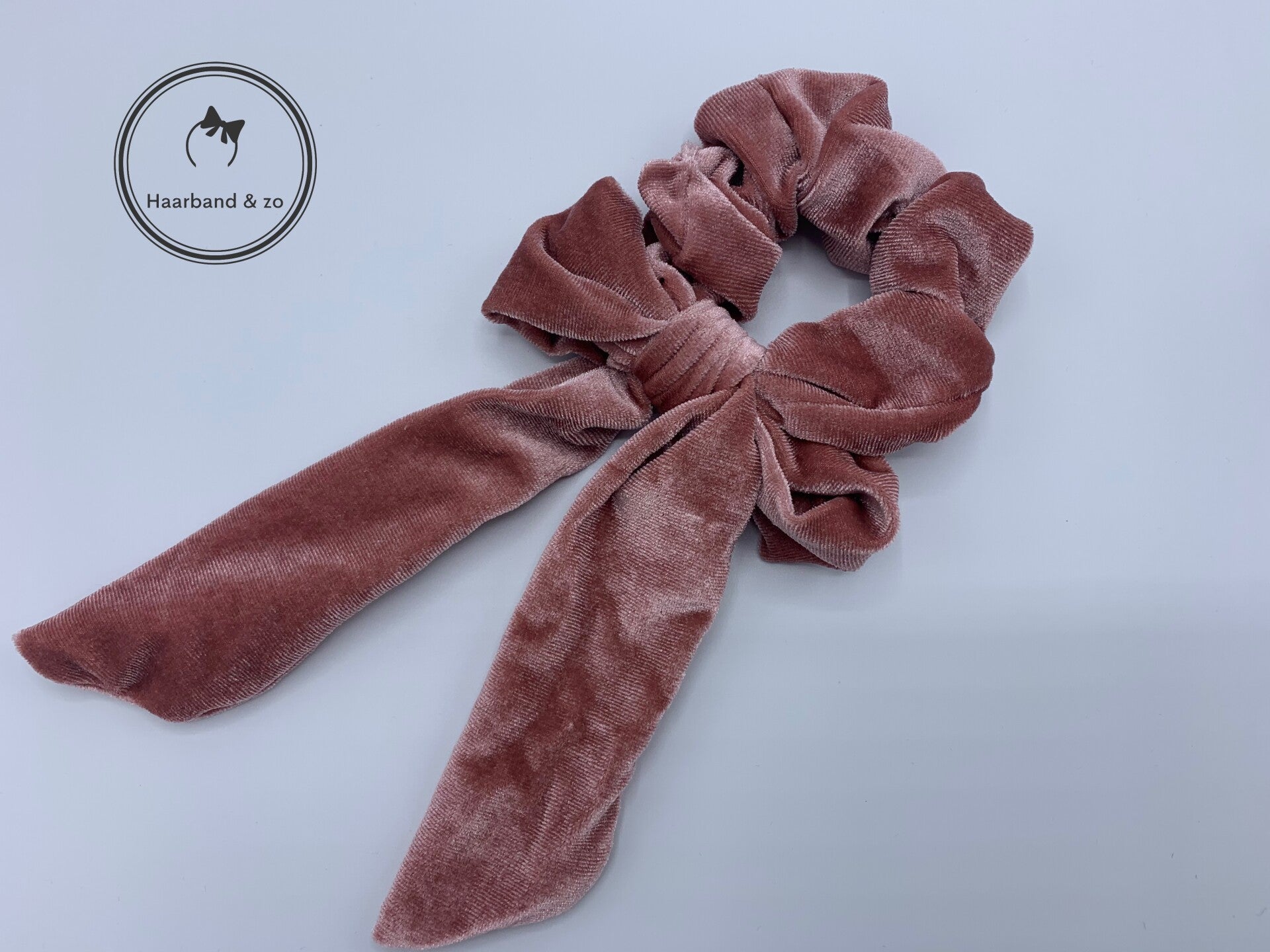 Fluwelen scrunchie met strik, oud-roze (art.nr. 77-07)