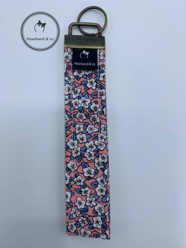 Haarband & zo, Sleutelhanger/Wristlet (polsband) breed, roze bloemenprint (SH02-04)