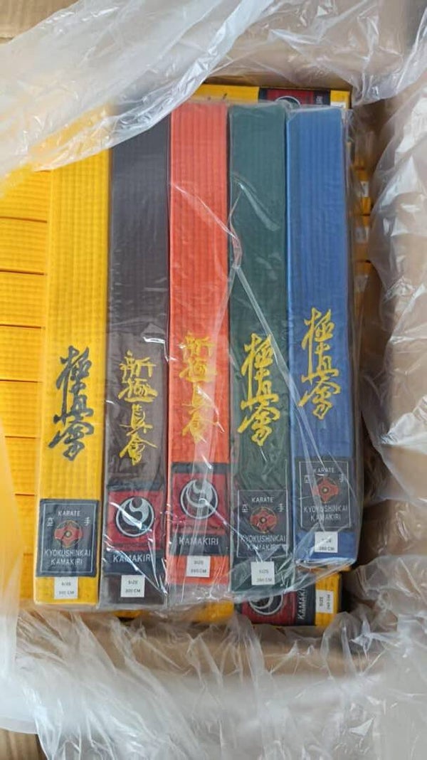 Karateband met Kyokushinkai Kanji geborduurd