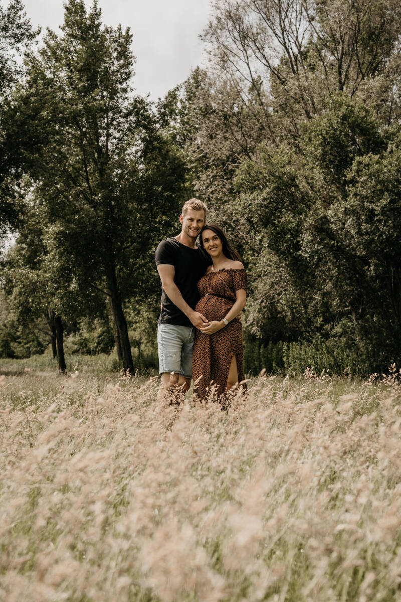 zwangerschapsshootelisebarry_fotograafnikkicastel-04098.jpg
