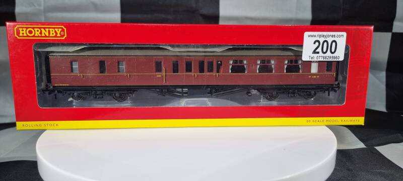Hornby R4411A Hawksworth Brake 3rd Class