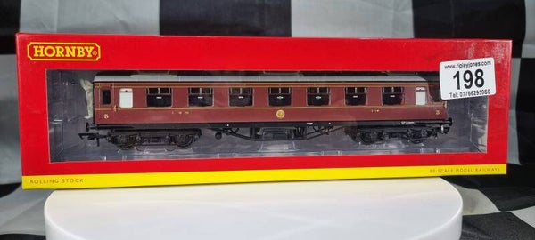 Hornby R4231B LMS Standard 3rd Class