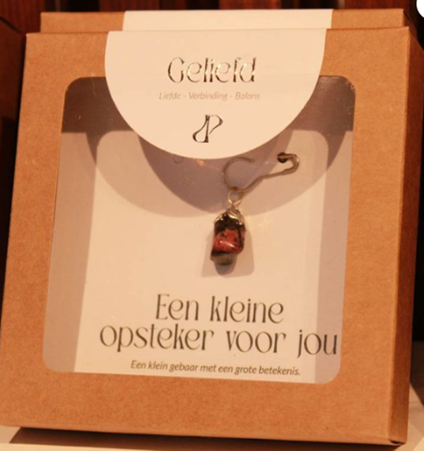 Een opsteker - geliefd - rhodoniet