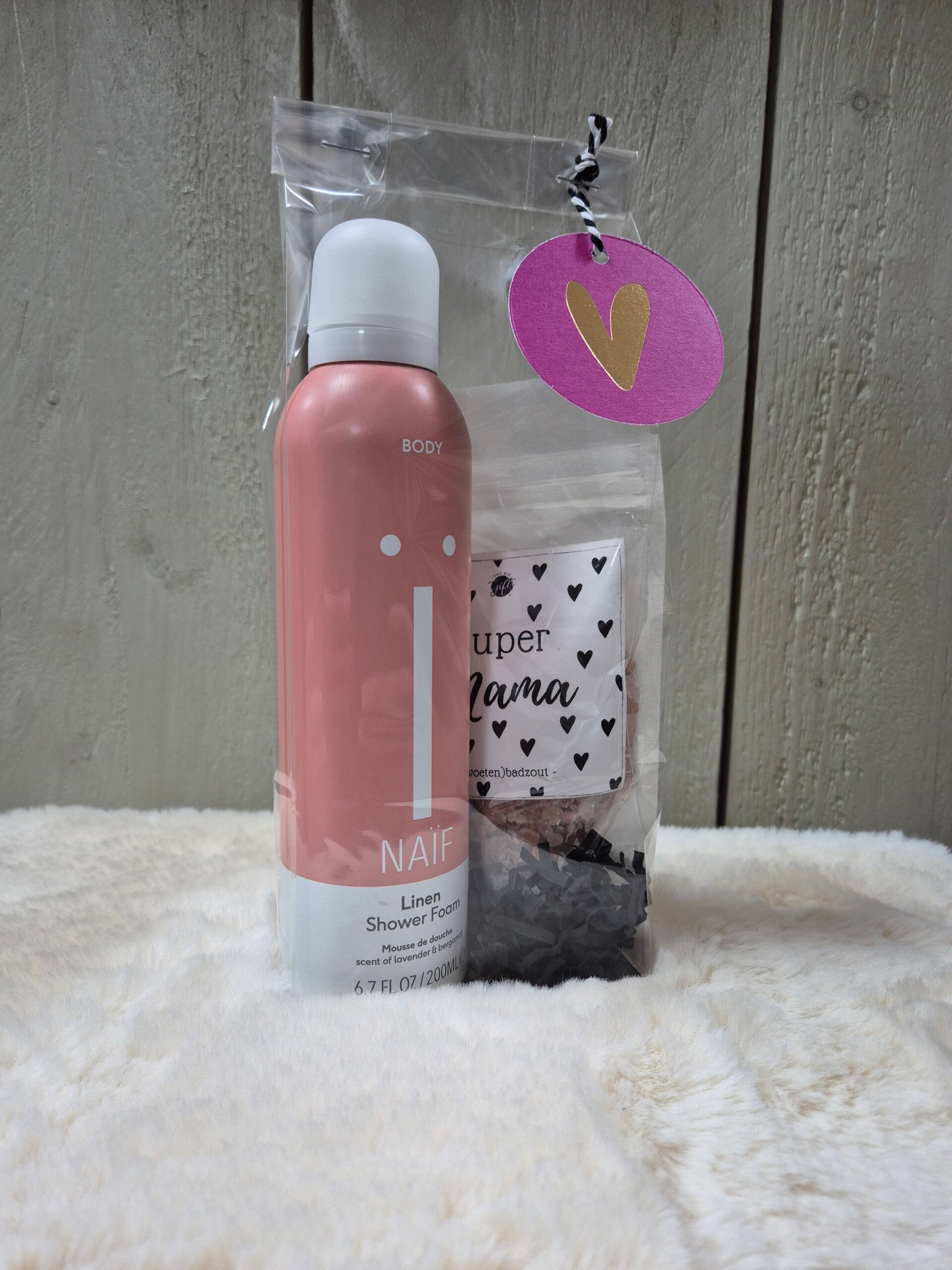 Cadeauset naif douche foam en badzout