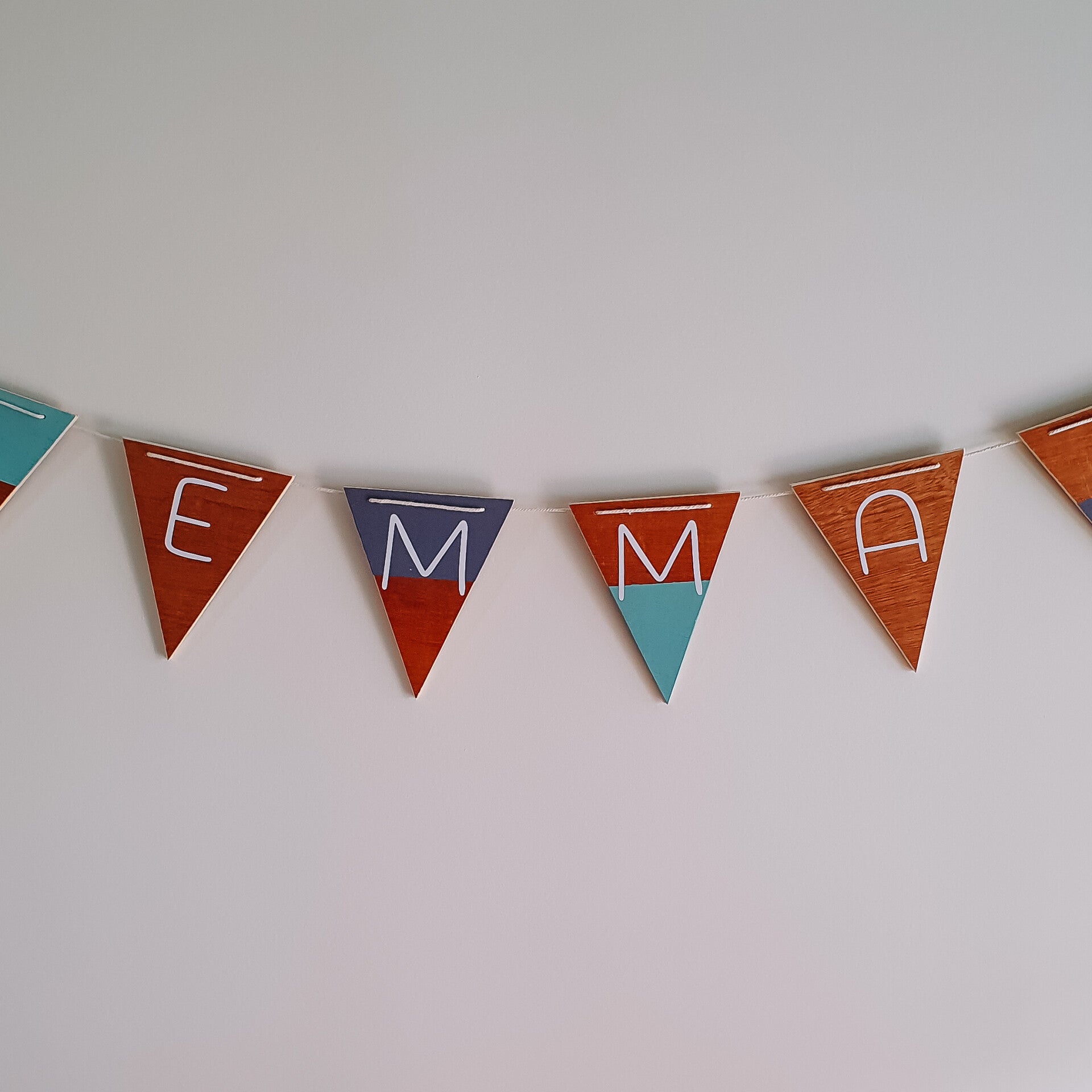 VLAGGENSLINGER DONKER HOUT