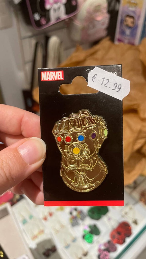 Pin infinity glove marvel