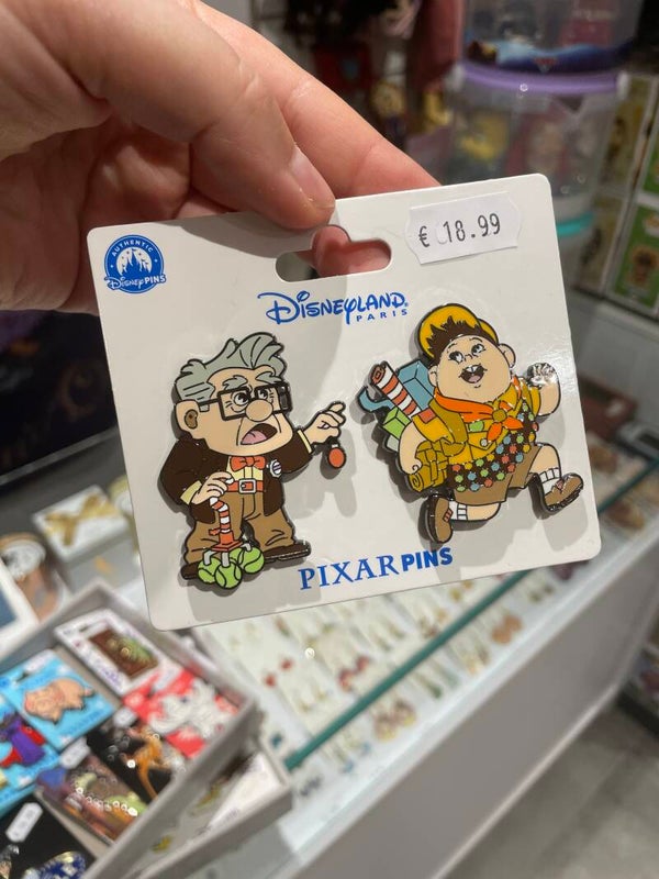 Pin Carl en Russell up! kerst