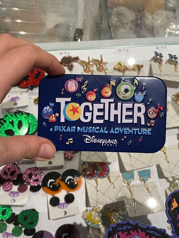 Magneet Pixar show Together