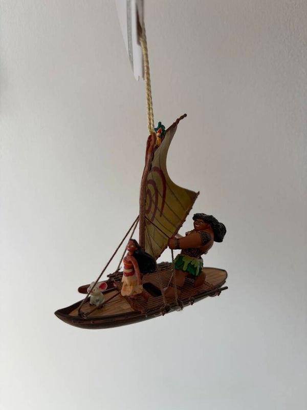 Kerstornament Vaiana Moana Maui Pua Hei hei boot